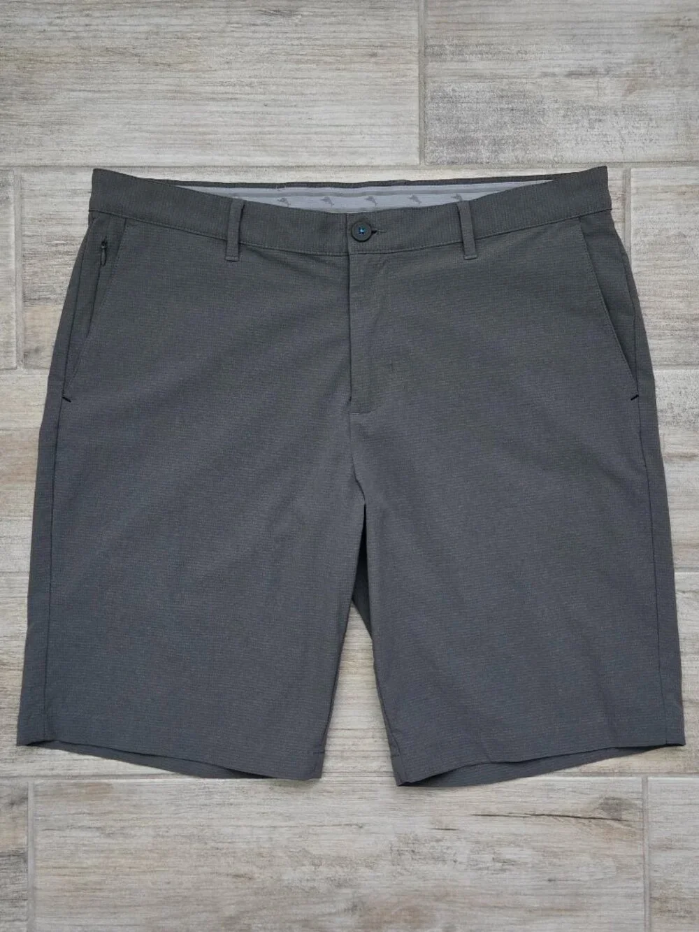 Tommy Bahama Chip Shot Shorts Mens Grey Rip Stop Pattern Stretch Performance 36